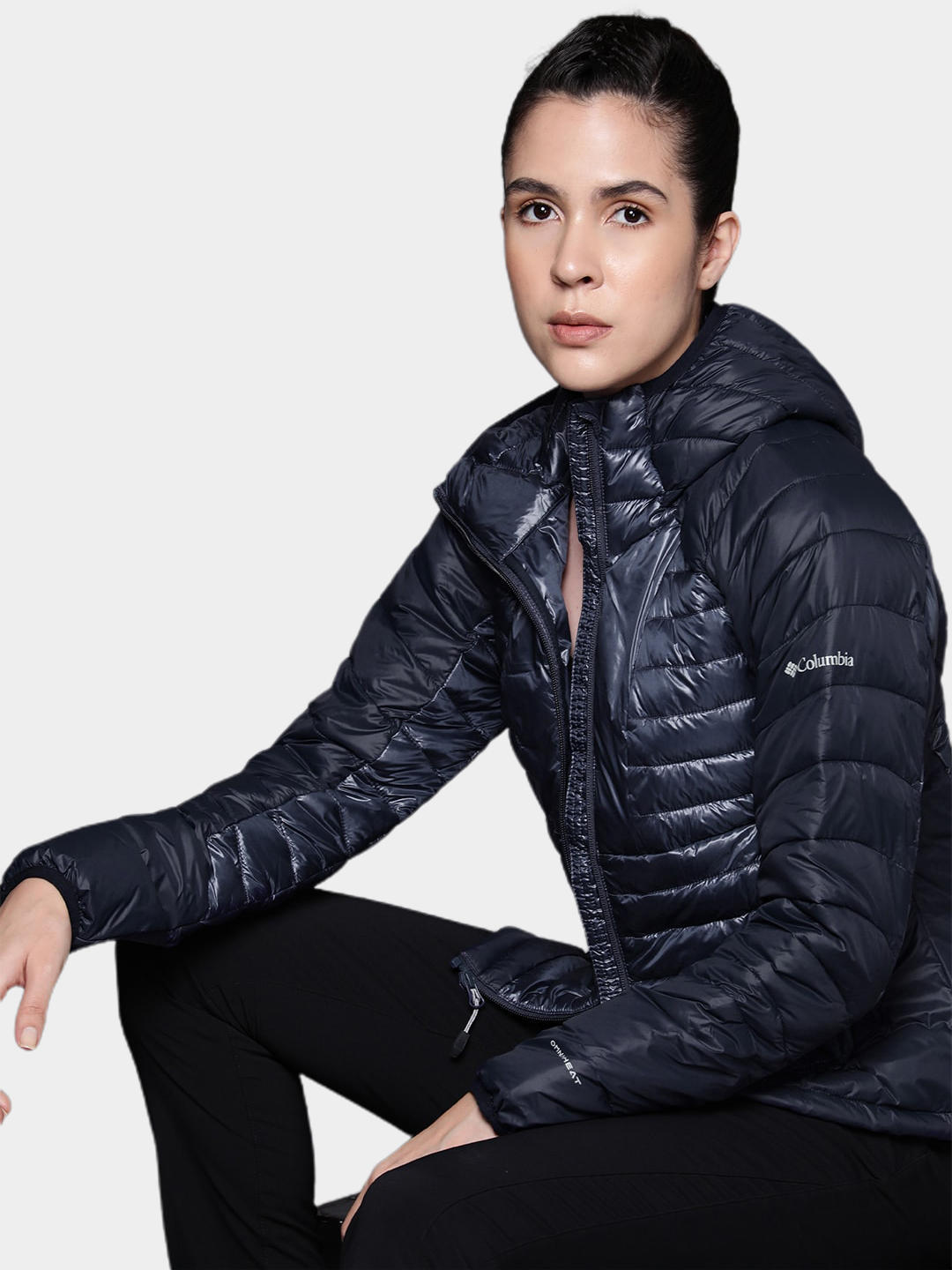 A Women Wearing Columbia Women Navy Blue Labyrinth Loop Hooded Jacket