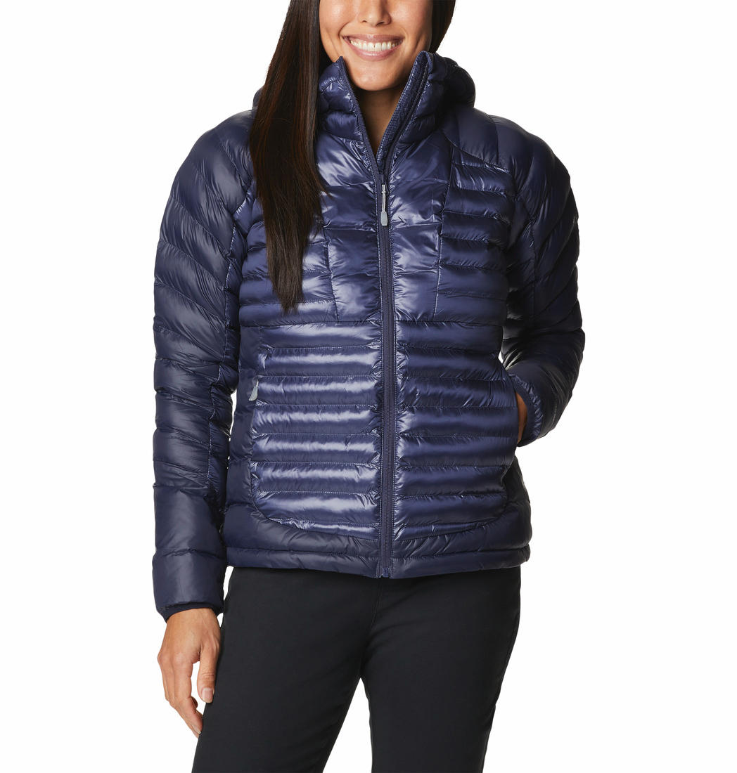 A Women Wearing Columbia Women Navy Blue Labyrinth Loop Hooded Jacket