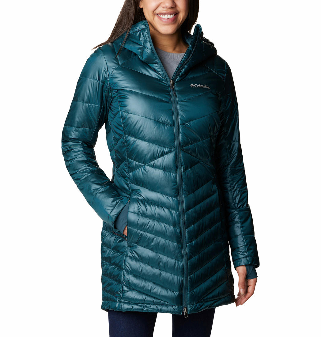 A Women Wearing Columbia Women Blue Joy Peak Mid Jacket