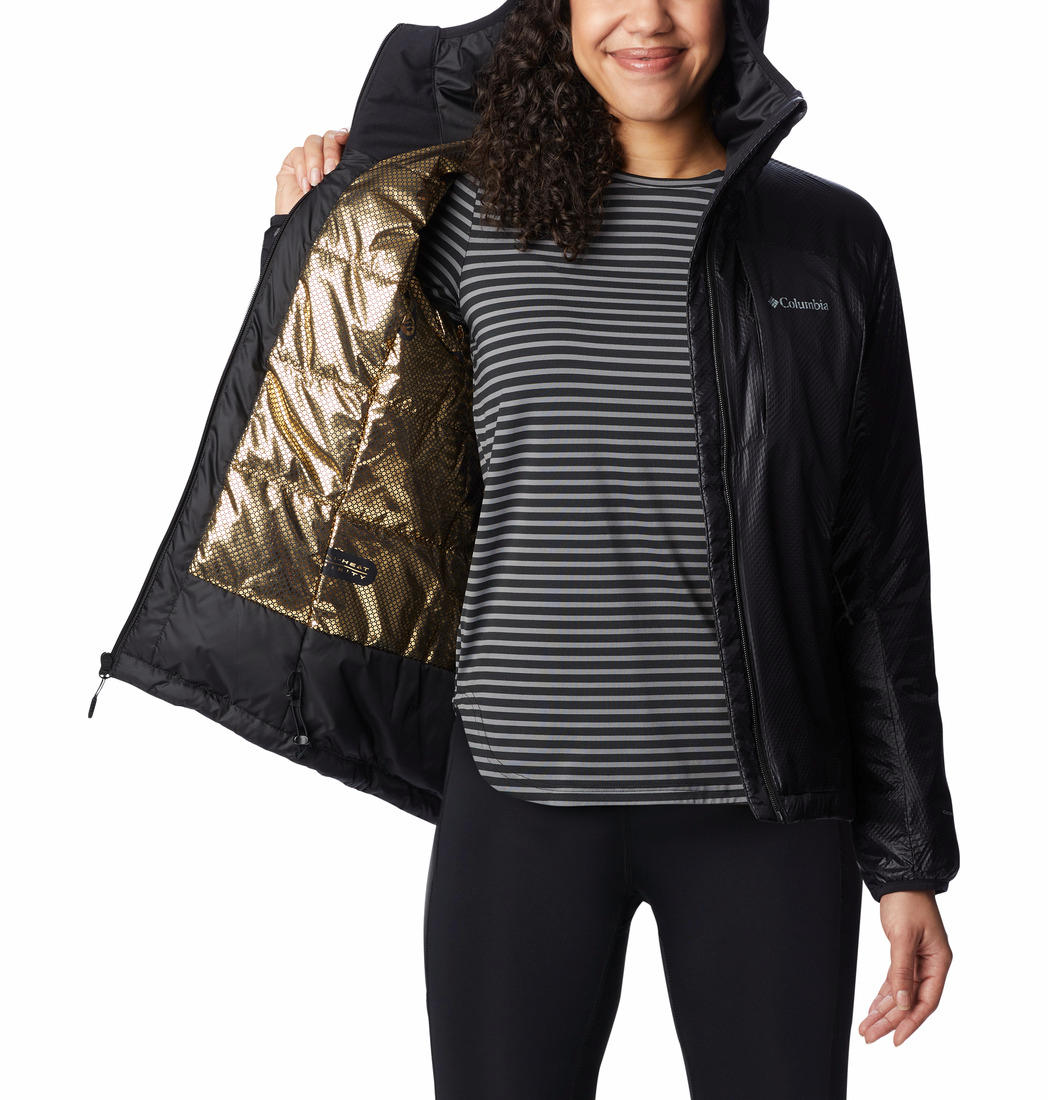 A Women Wearing Columbia Women Black Arch Rock II Hooded Jacket