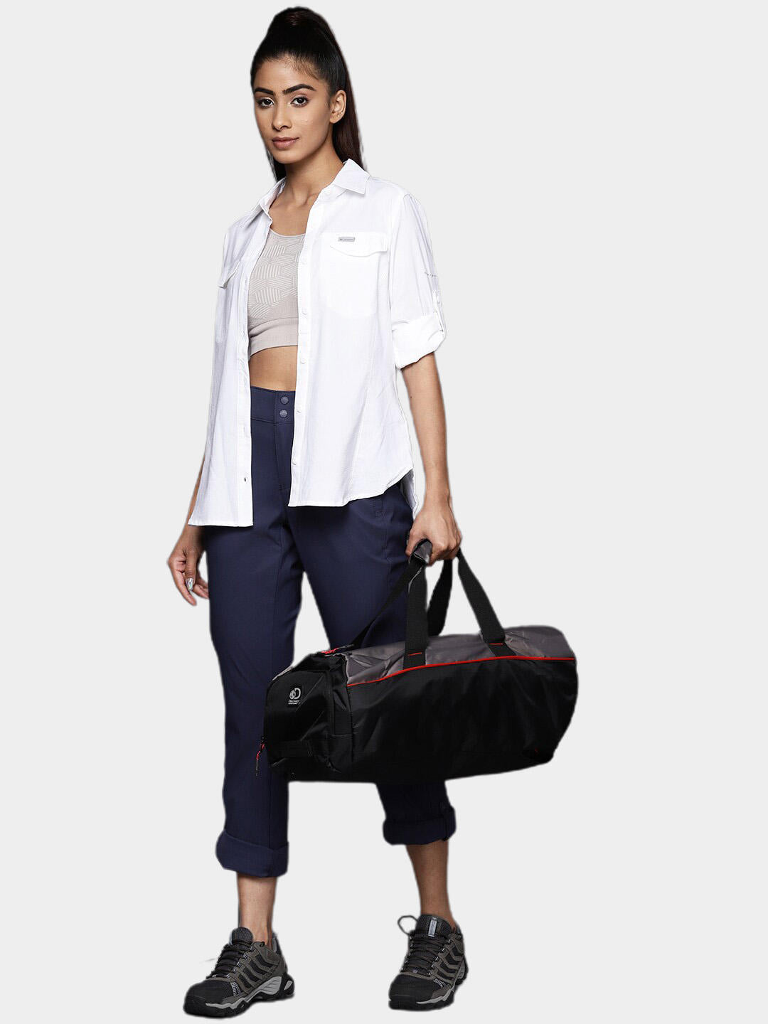 A Women Wearing Columbia Women White Silver Ridge Lite Long Sleeve Shirt (Sun Protection)