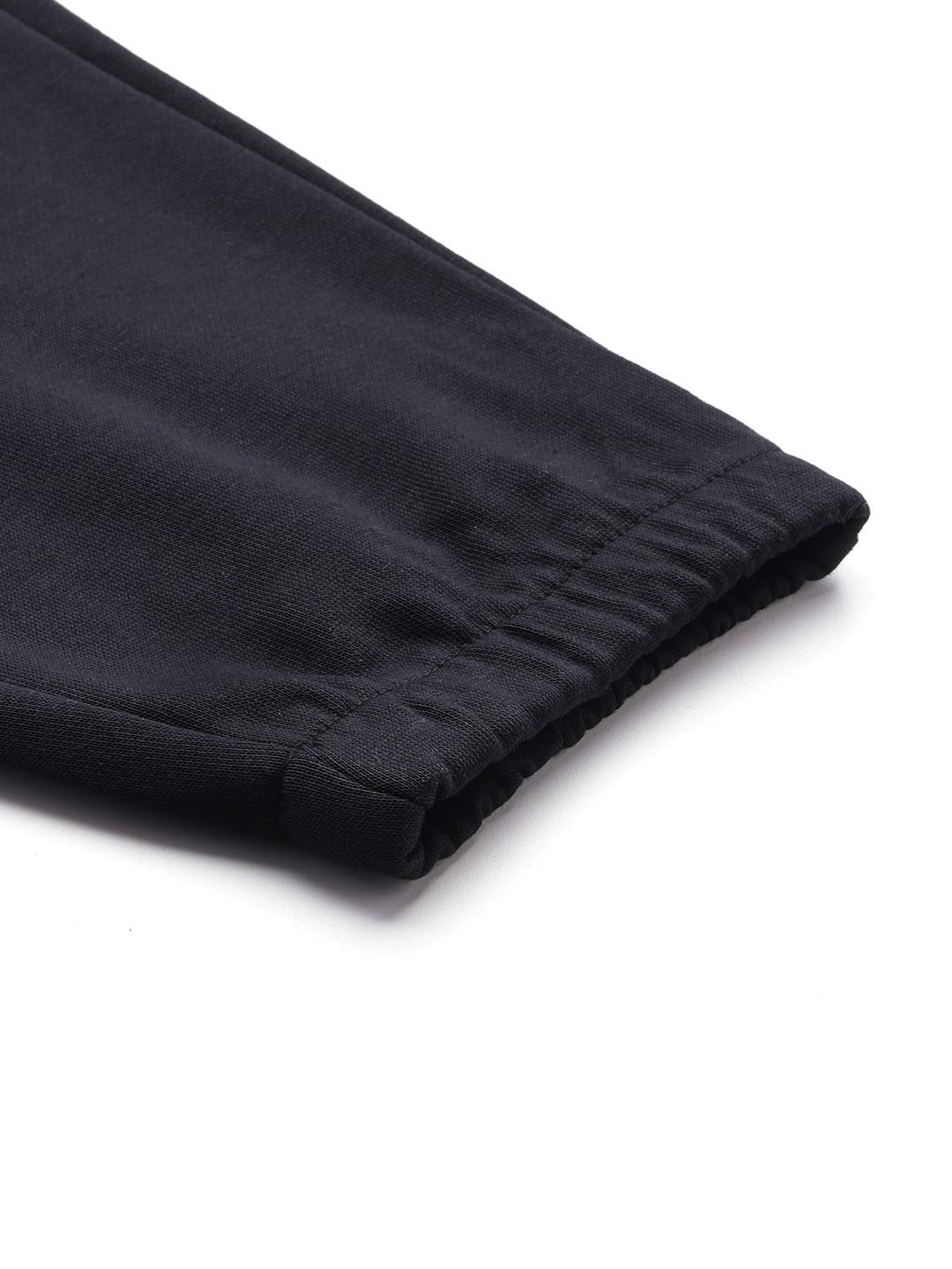 A Women Wearing Columbia Women Black Beaumount Sweatpant