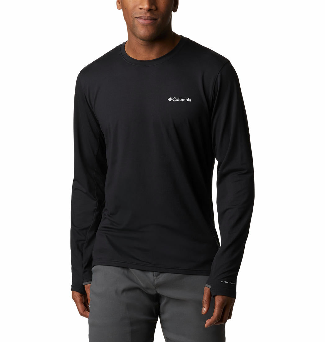 A Men Wearing Columbia Men Black Tech Trail Long Sleeve Crew II (Sun Protection)