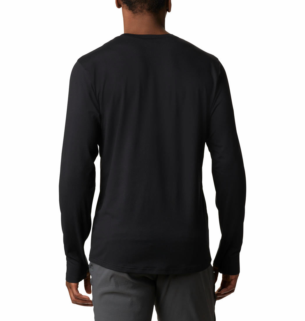 A Men Wearing Columbia Men Black Tech Trail Long Sleeve Crew II (Sun Protection)