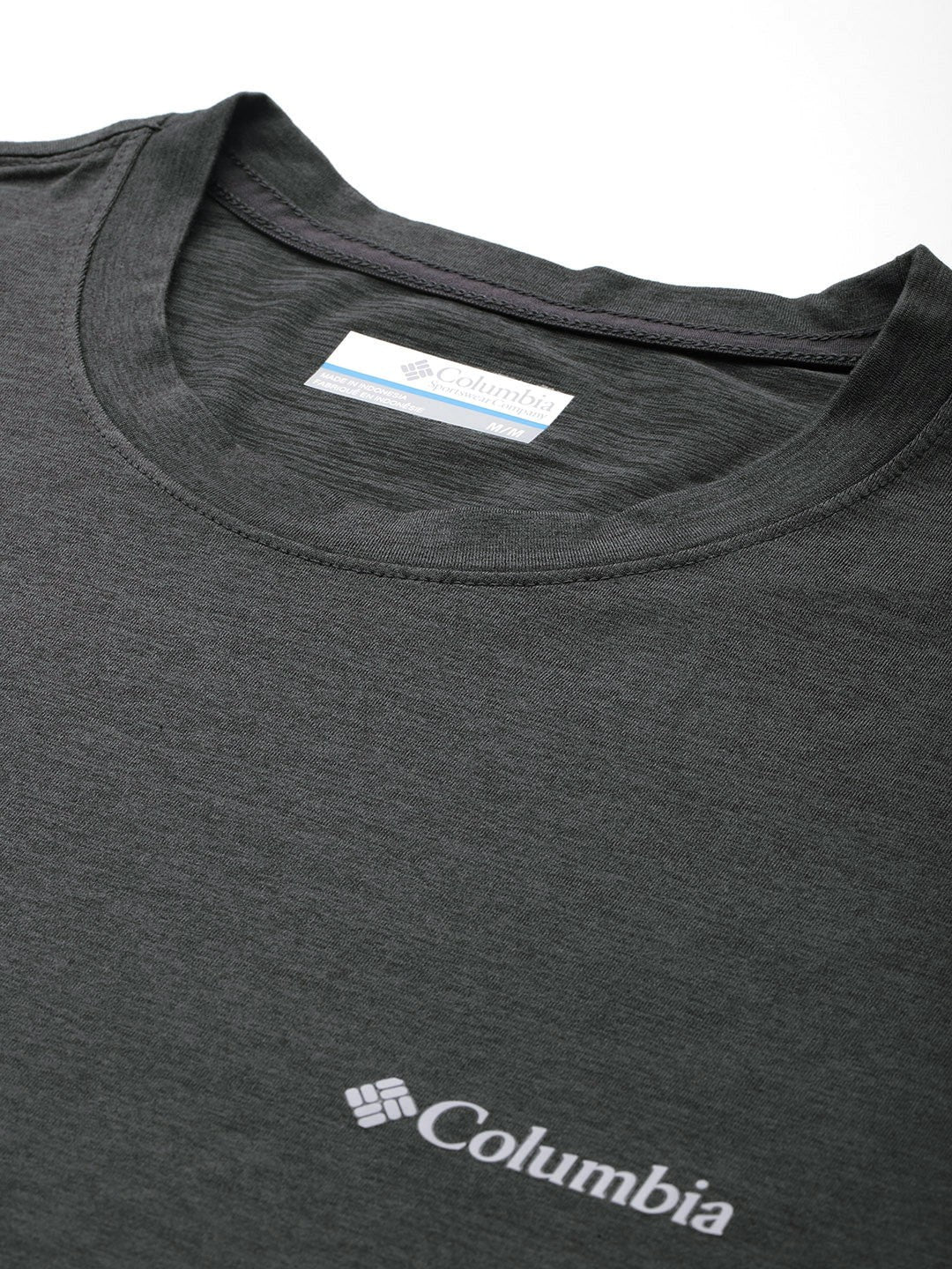 A Men Wearing Columbia Men Black Tech Trail Long Sleeve Crew II (Sun Protection)