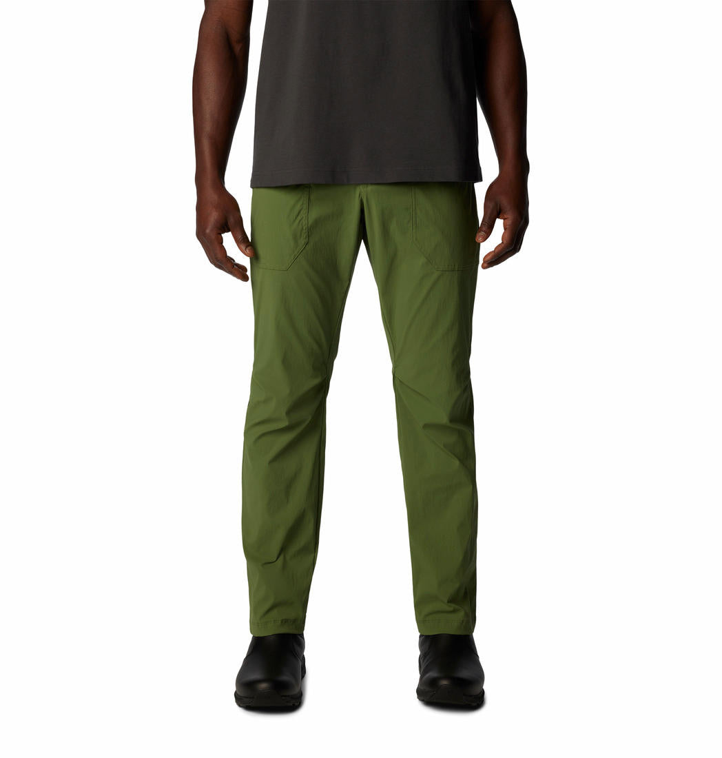 A Men Wearing Columbia Men Green Landroamer Ripstop Pant (Sun Protection)