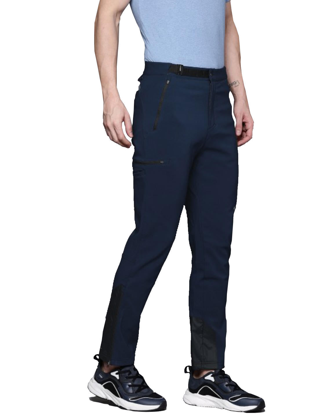 A Men Wearing Columbia Men Blue Vast Canyon Omni-Heat Infinity Softshell Pant