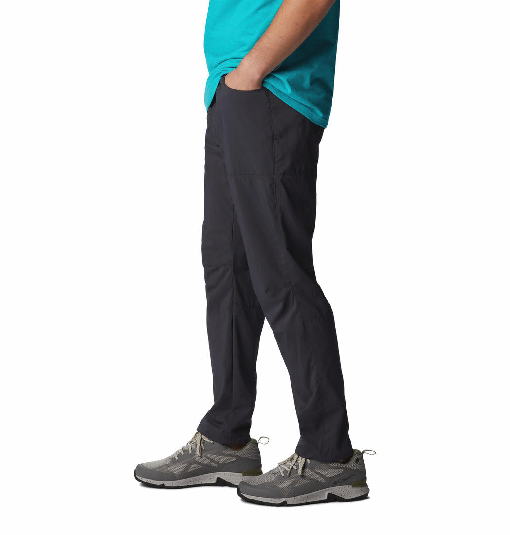 A Men Wearing Columbia Men Black Coral Ridge Pull-On Pant (Sun Protection)