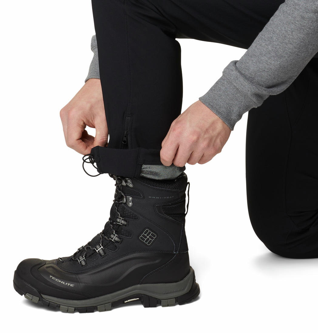 A Men Wearing Columbia Men Black Passo Alto III Heat Pant
