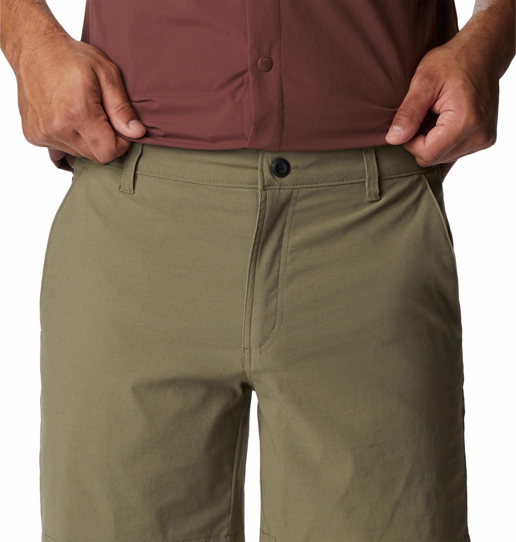A Men Wearing Columbia Men Green Canyon Gate Utility Short
