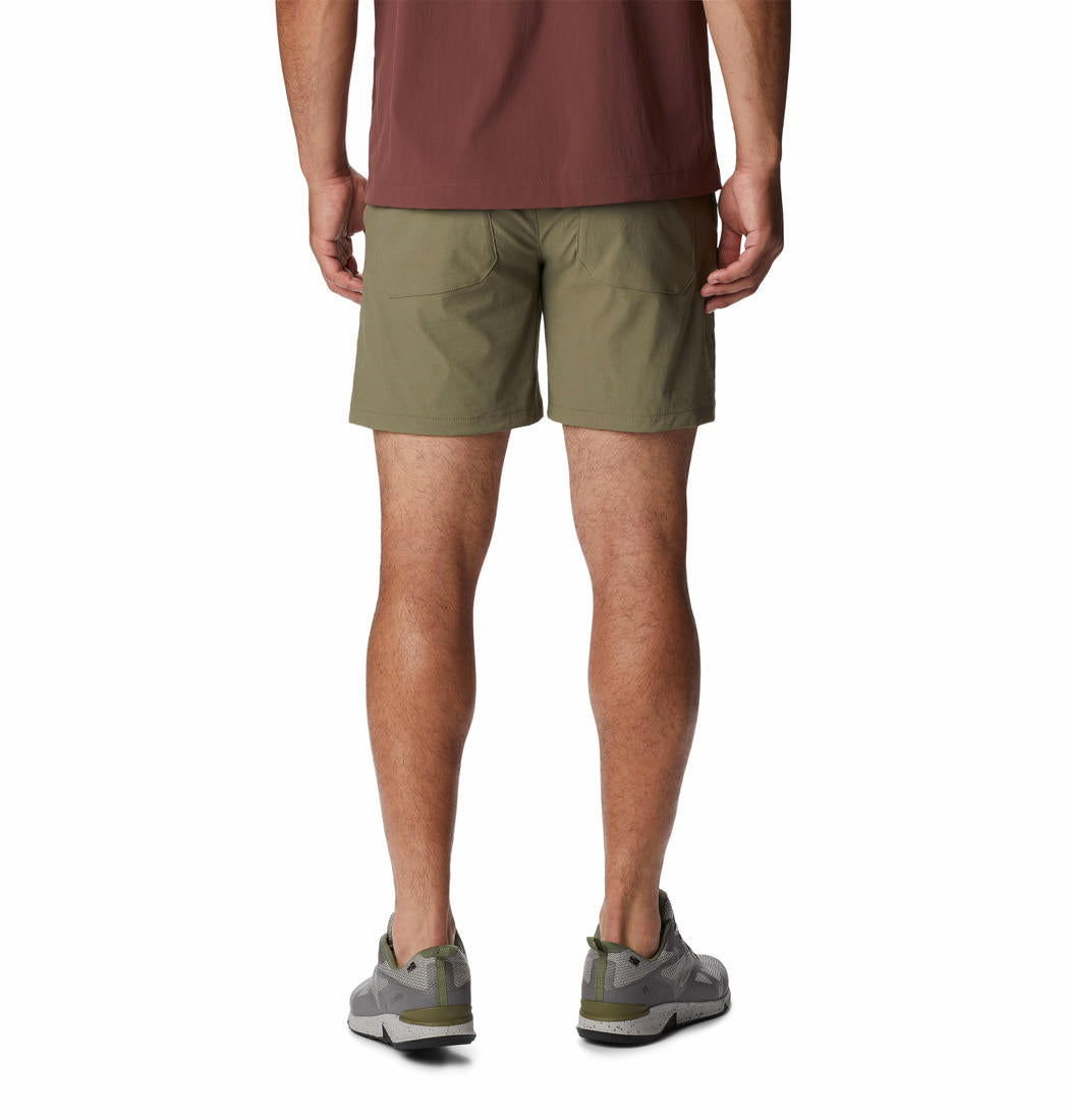 A Men Wearing Columbia Men Green Canyon Gate Utility Short