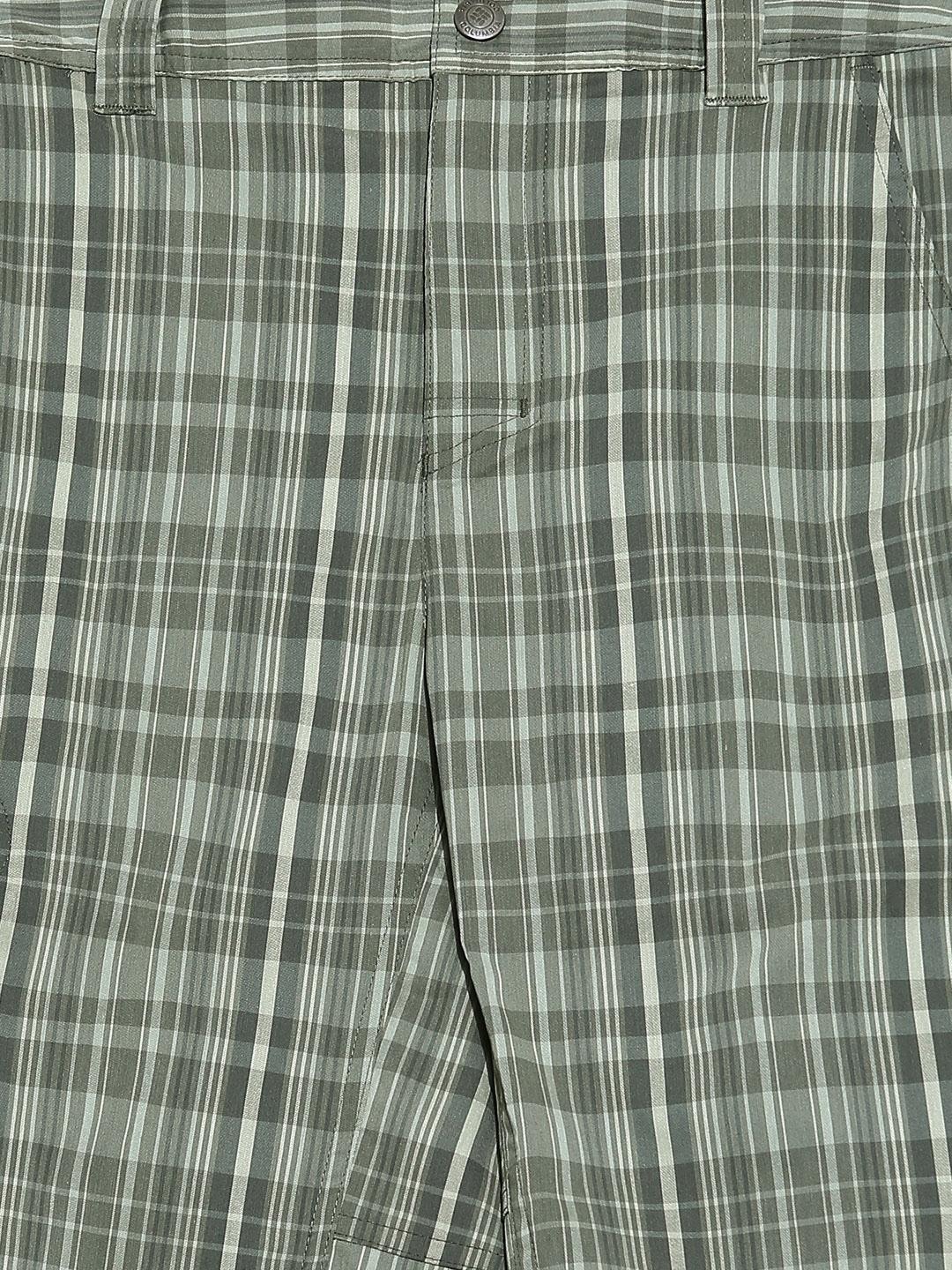 Columbia Men Green Cool Creek  Stretch Plaid Short