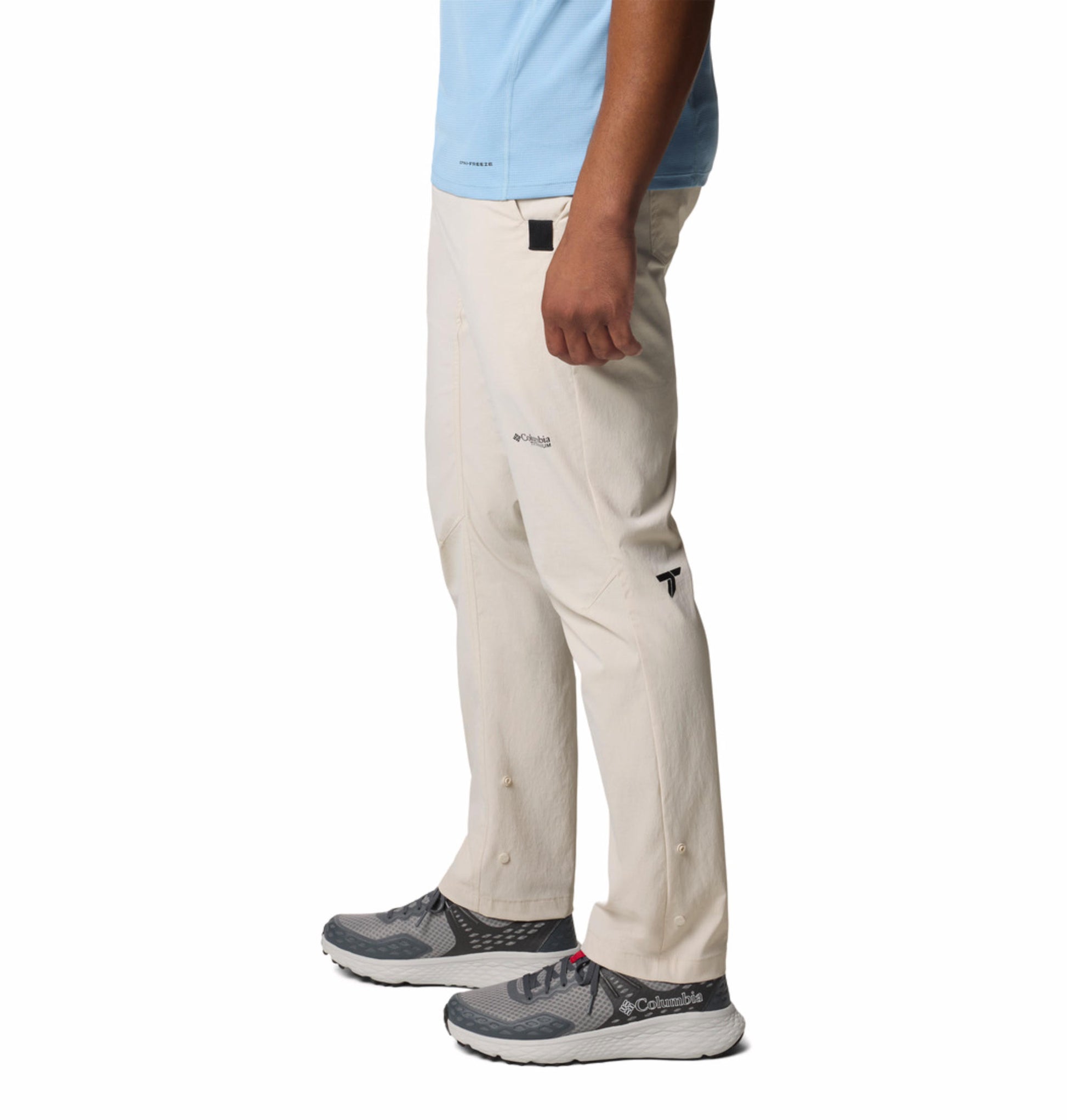 A Men Wearing Columbia Men Brown Wanoga Lightweight Pant (Sun Protection)