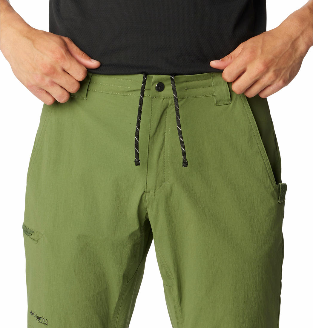 Columbia Men Green Wanoga Lightweight Pant (Sun Protection)