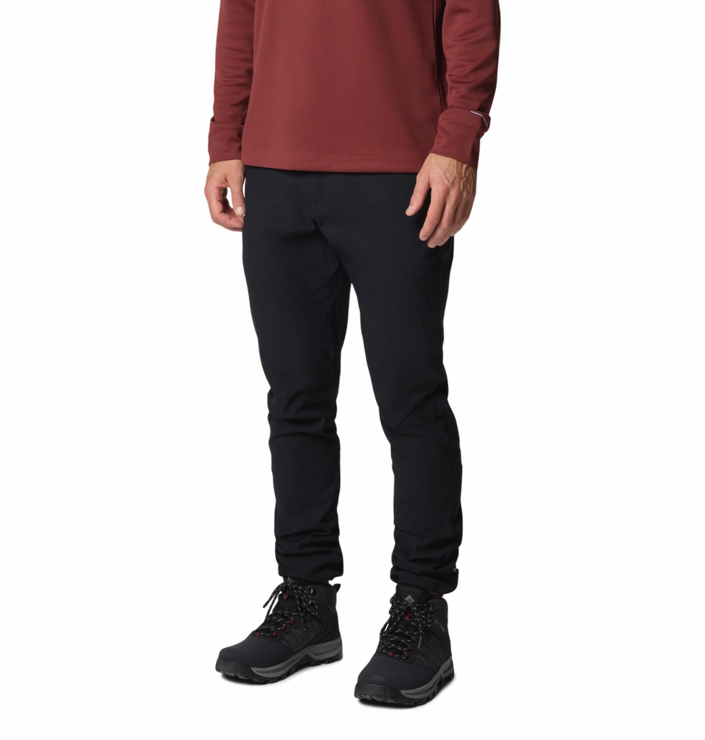 A Men Wearing Columbia Men Black Black Mesa Woven Pant II (Sun Protection)