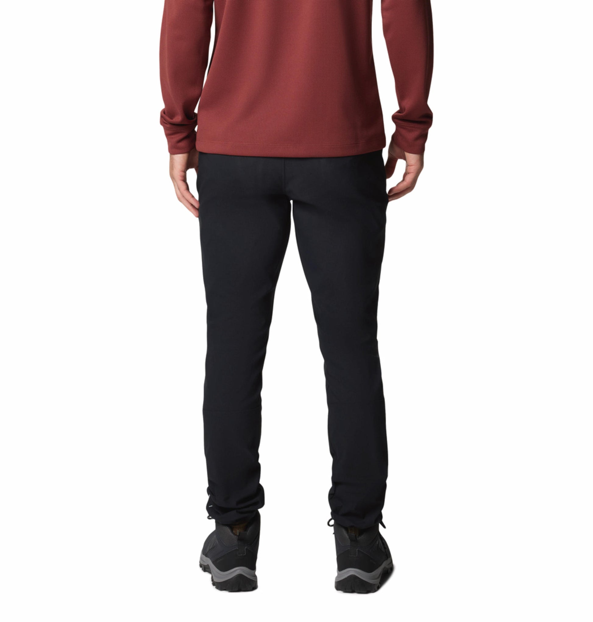 A Men Wearing Columbia Men Black Black Mesa Woven Pant II (Sun Protection)