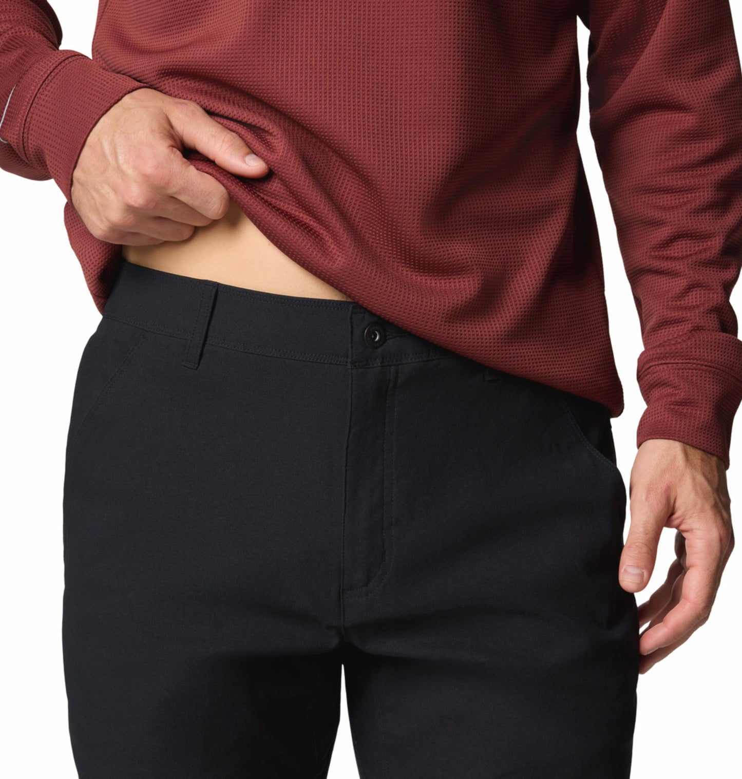 A Men Wearing Columbia Men Black Black Mesa Woven Pant II (Sun Protection)