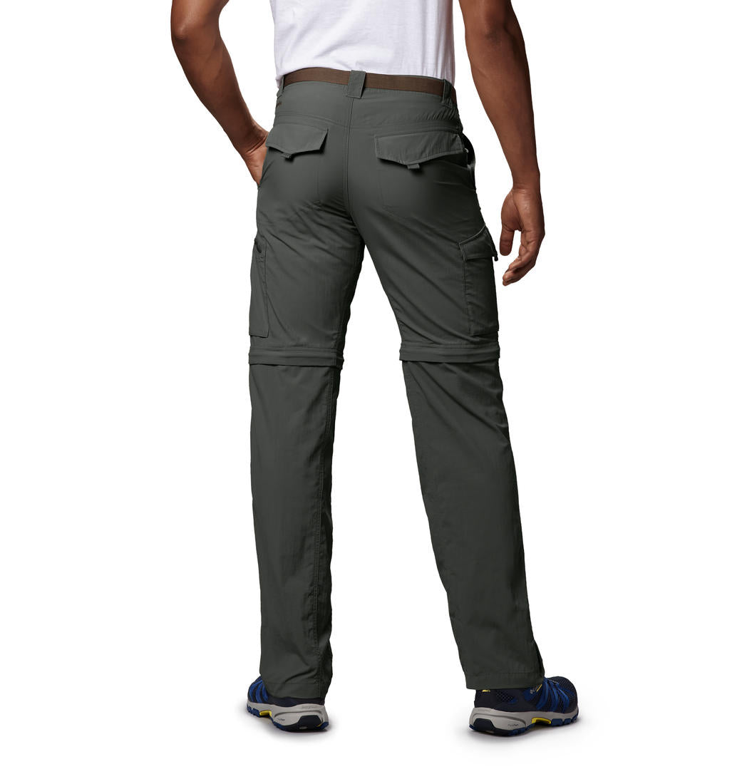 A Men Wearing Columbia Men Green Silver Ridge Convertible Pant (Sun Protection)