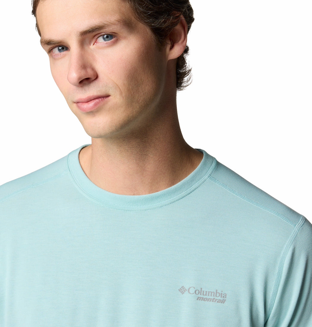 A Men Wearing Columbia Men Blue M Endless Trail Running Tech Tee
