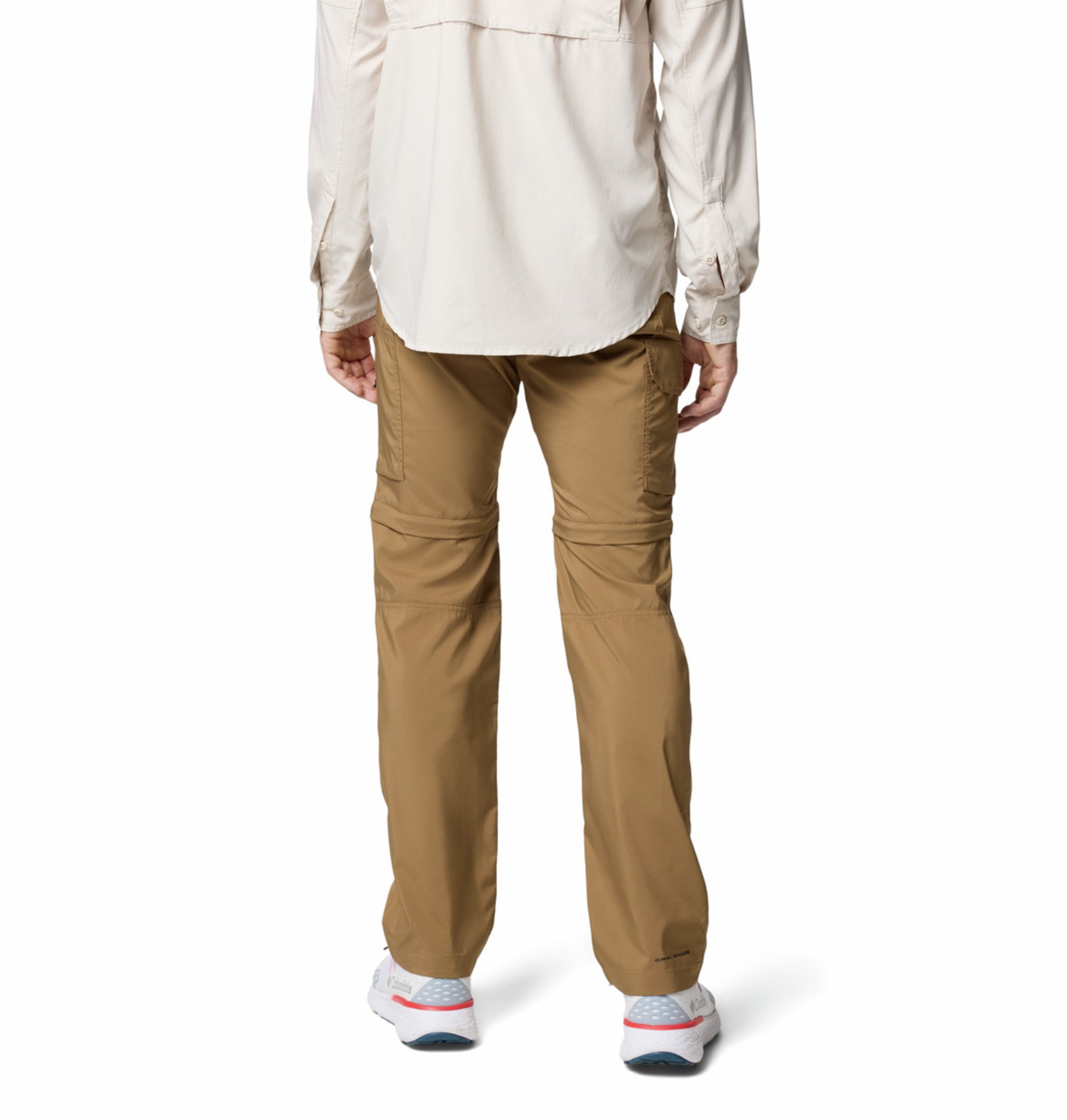 A Men Wearing Columbia Men Brown Silver Ridge Utility Convertible Pant (Sun Protection)