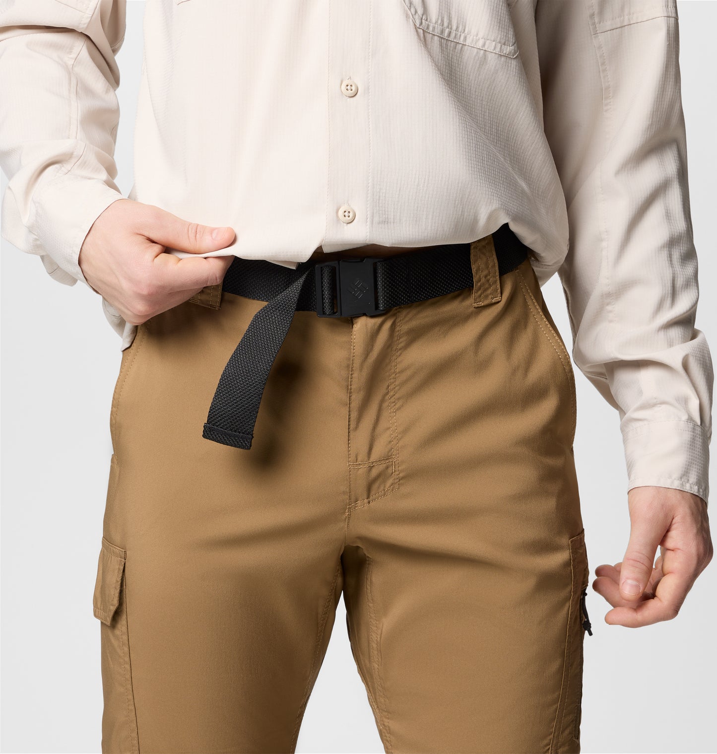 A Men Wearing Columbia Men Brown Silver Ridge Utility Convertible Pant (Sun Protection)