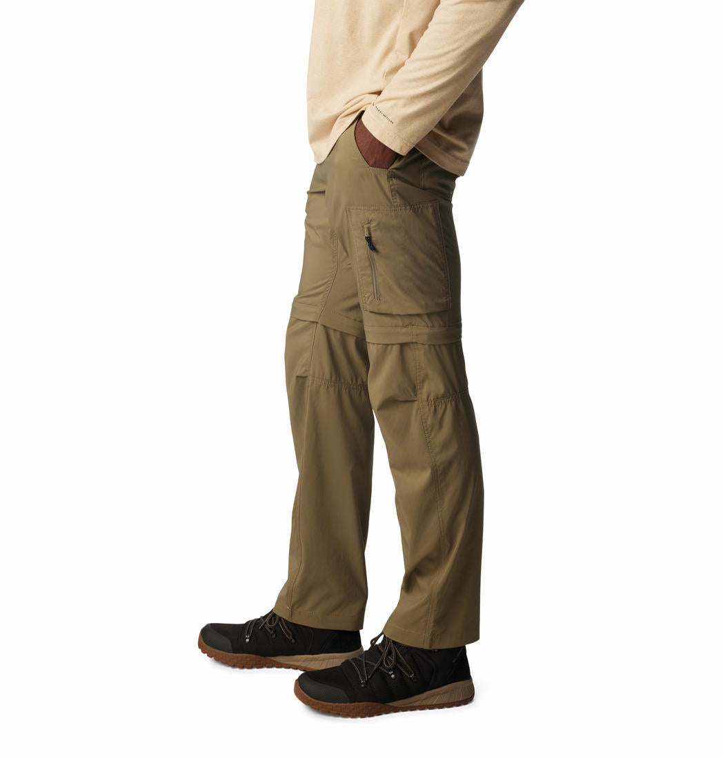 A Men Wearing Columbia Men Green Silver Ridge Utility Convertible Pant (Sun Protection)