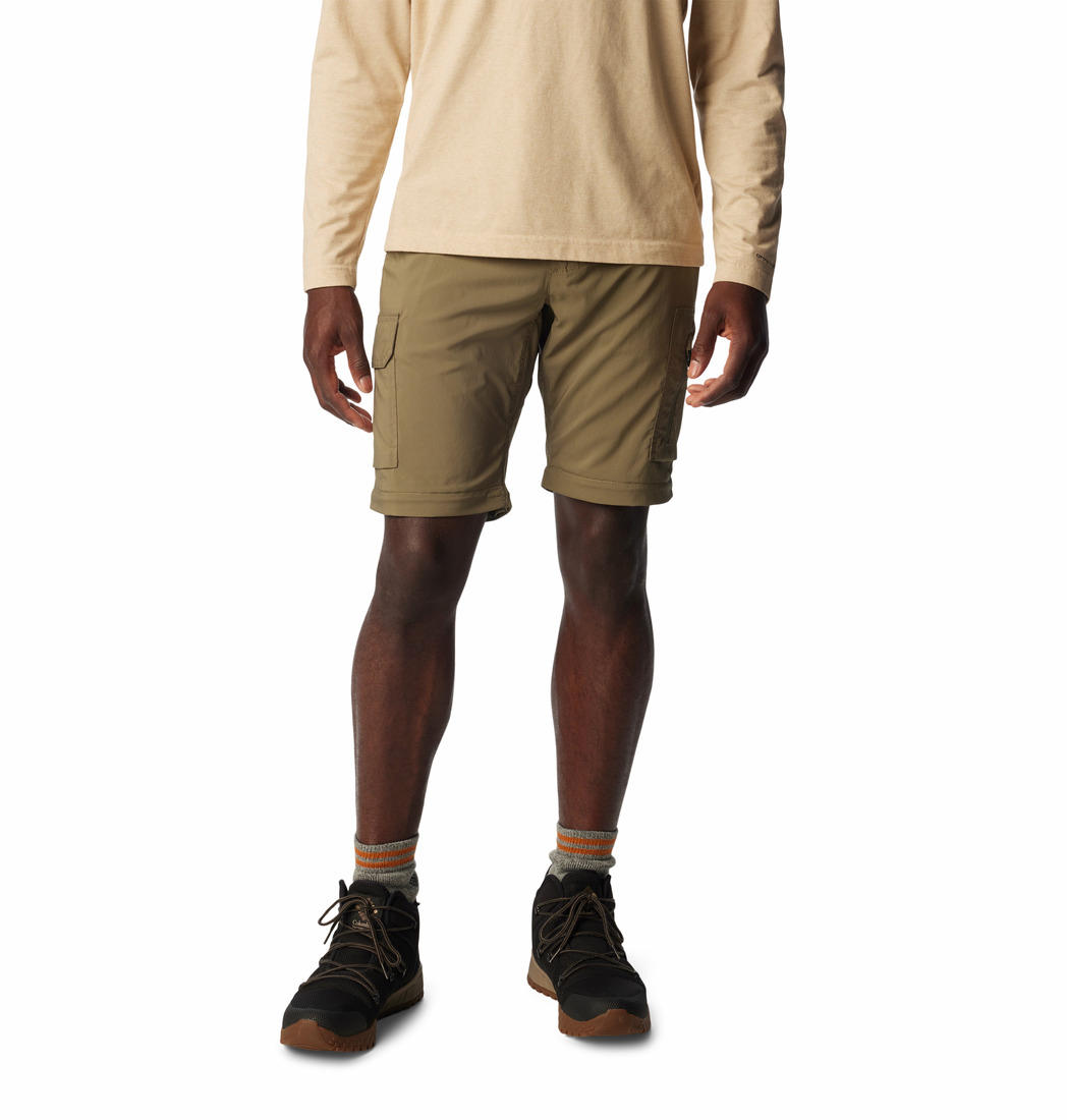 A Men Wearing Columbia Men Green Silver Ridge Utility Convertible Pant (Sun Protection)