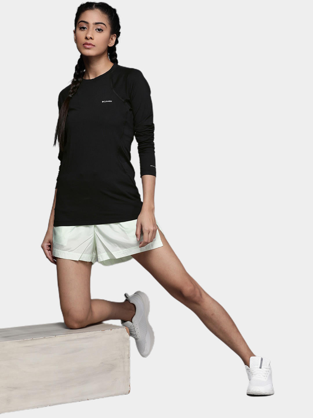 Columbia Women Black Omni-Heat Reflective Midweight Stretch Top (Non-Returnable)