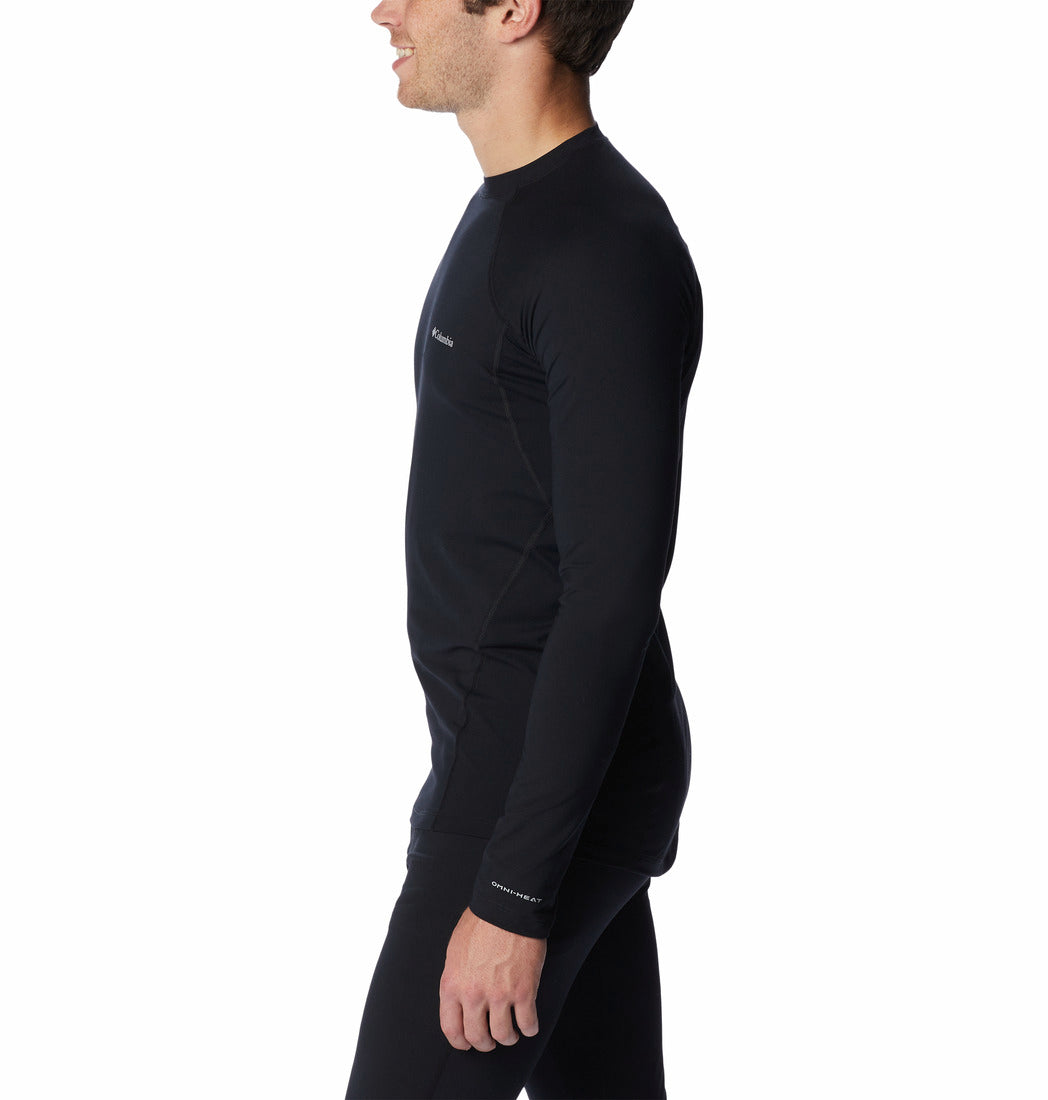 A Men Wearing Columbia Men Black Midweight Stretch Long Sleeve Top (Non Returnable)