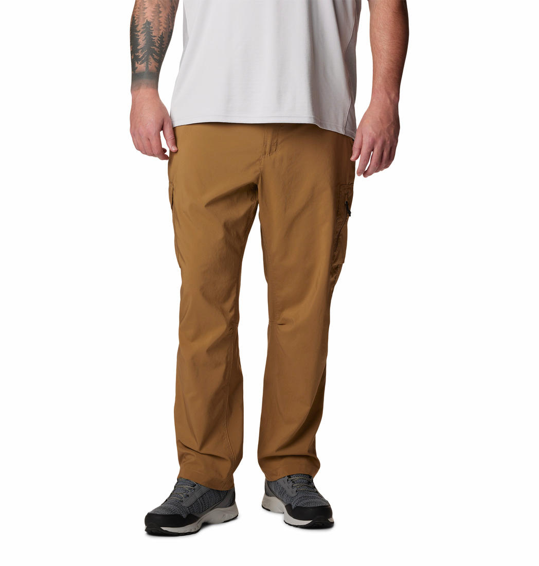 A Men Wearing Columbia Men Brown Silver Ridge Utility Pant (Sun Protection)