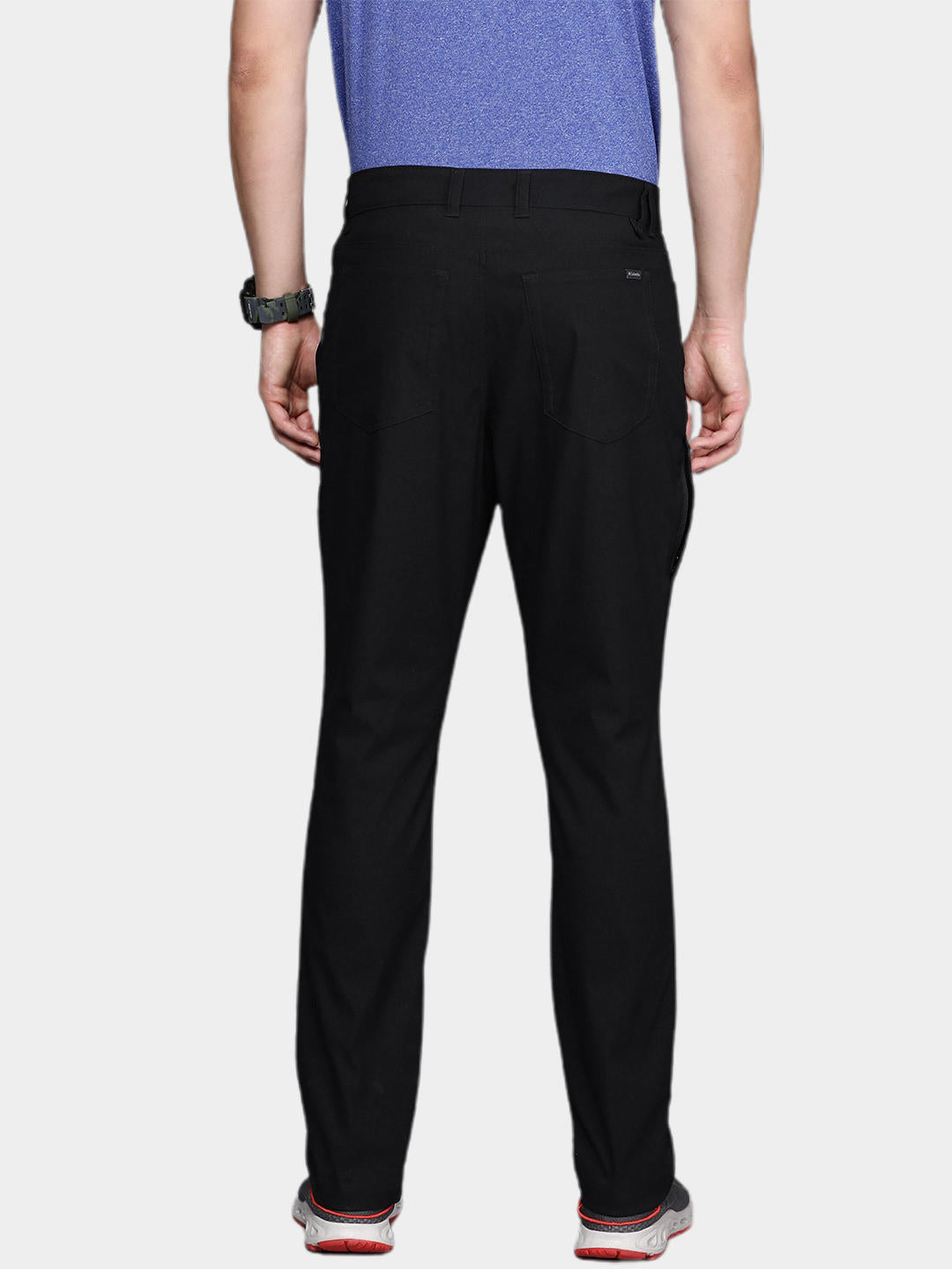 A Men Wearing Columbia Men Black Royce Range Heat Pant