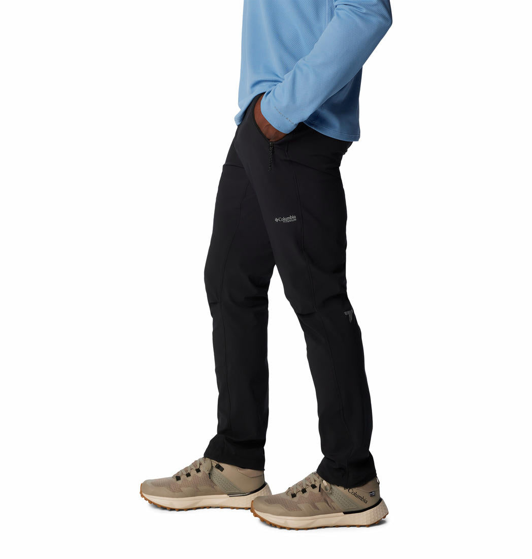 A Men Wearing Columbia Men Black Triple Canyon Pant II (Sun Protection)