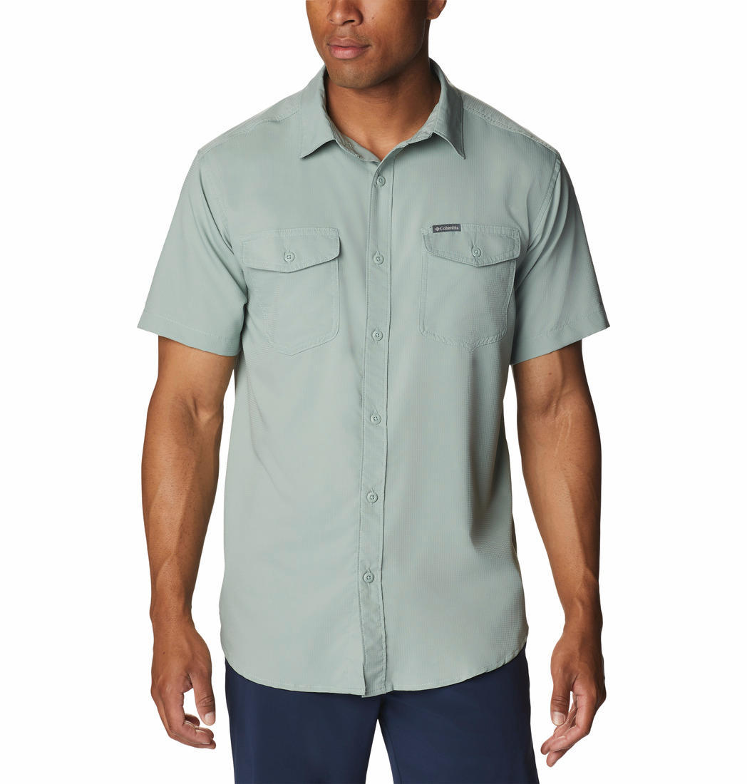Columbia Men Green Utilizer II Solid Short Sleeve Shirt
