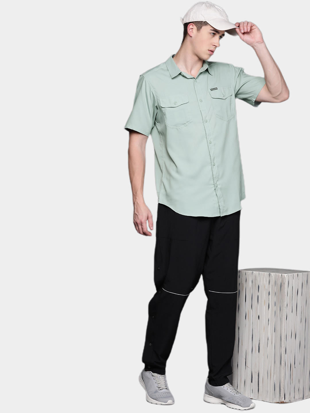 Columbia Men Green Utilizer II Solid Short Sleeve Shirt