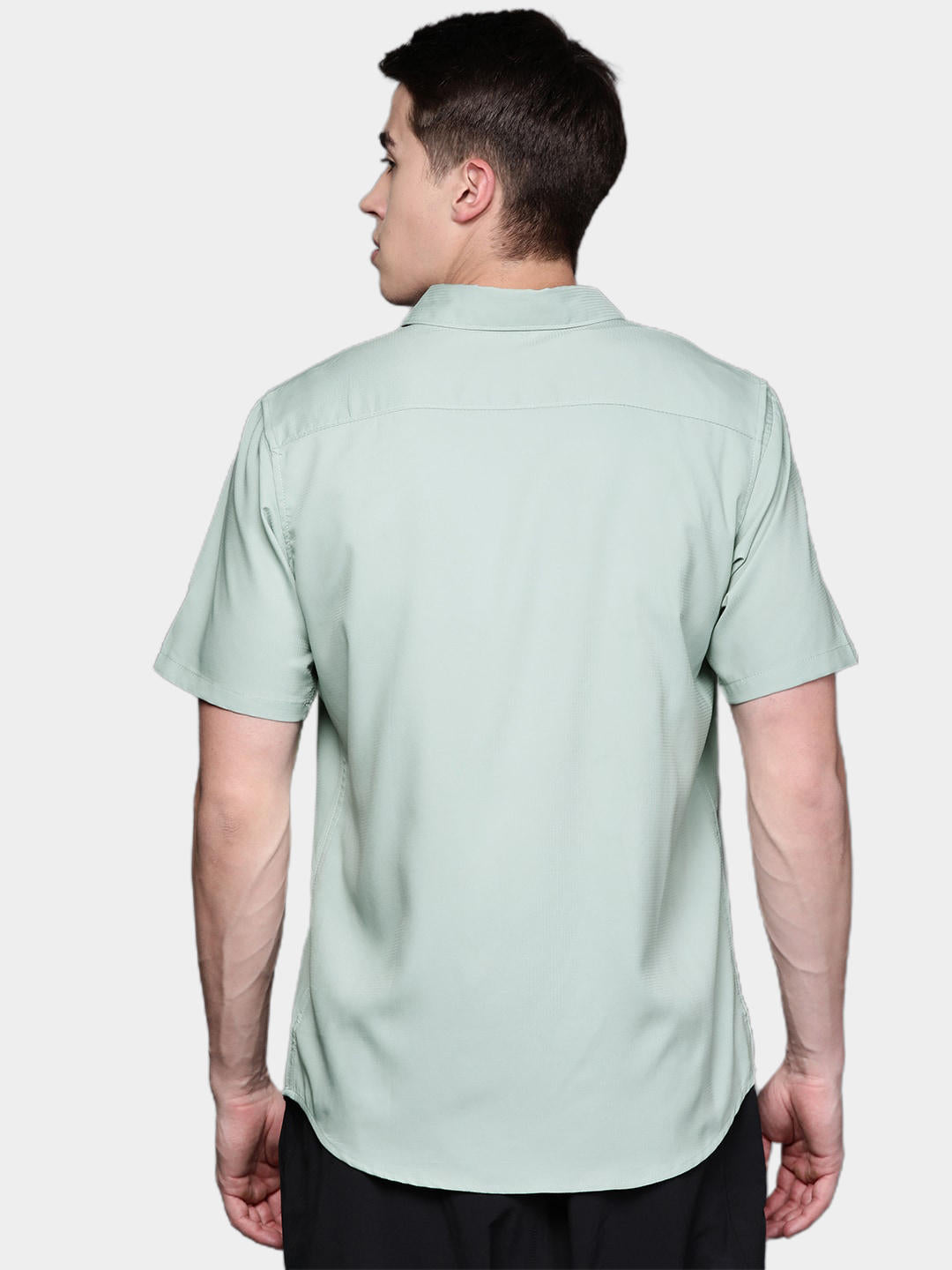 Columbia Men Green Utilizer II Solid Short Sleeve Shirt