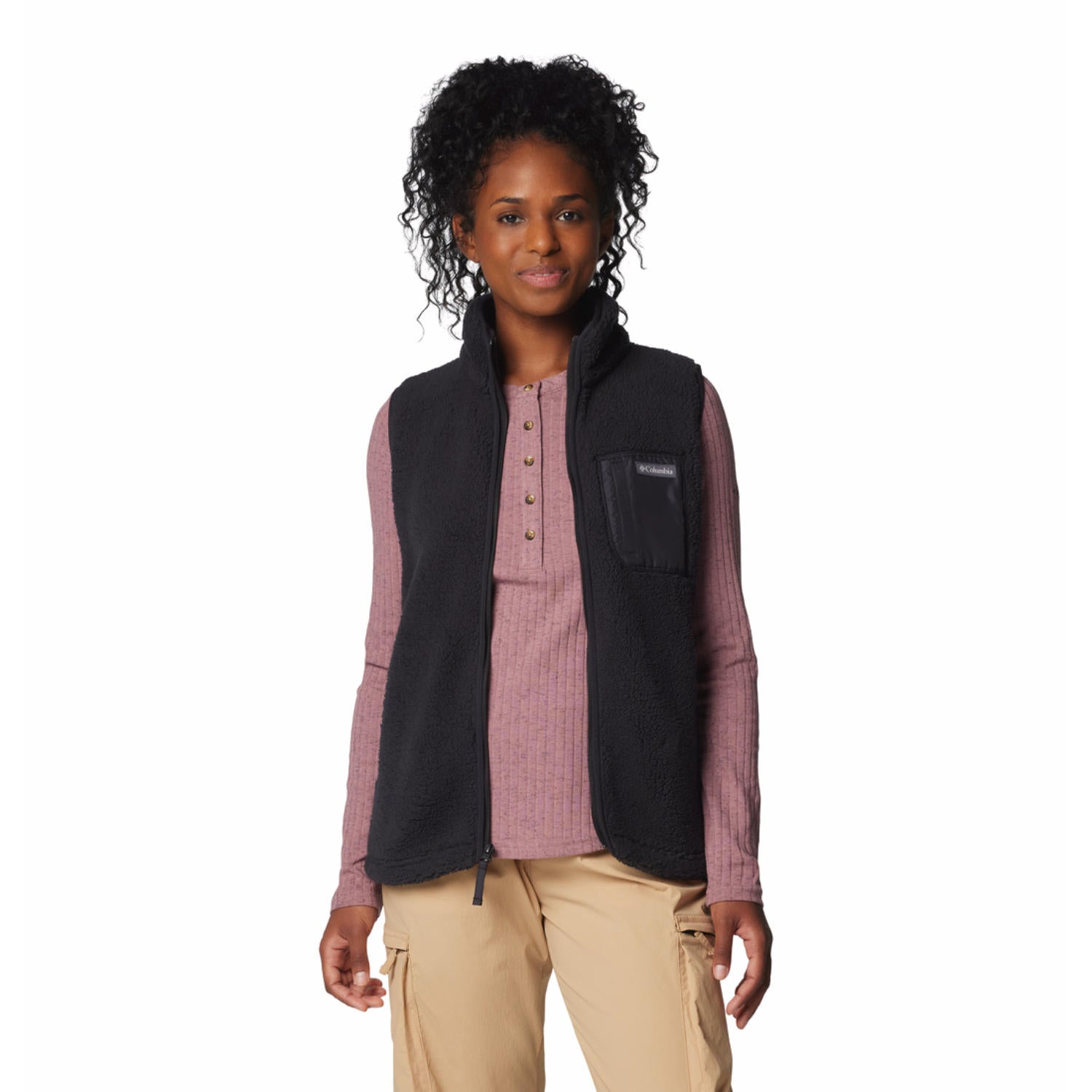 A Women Wearing Columbia Women Black West Bend Vest II