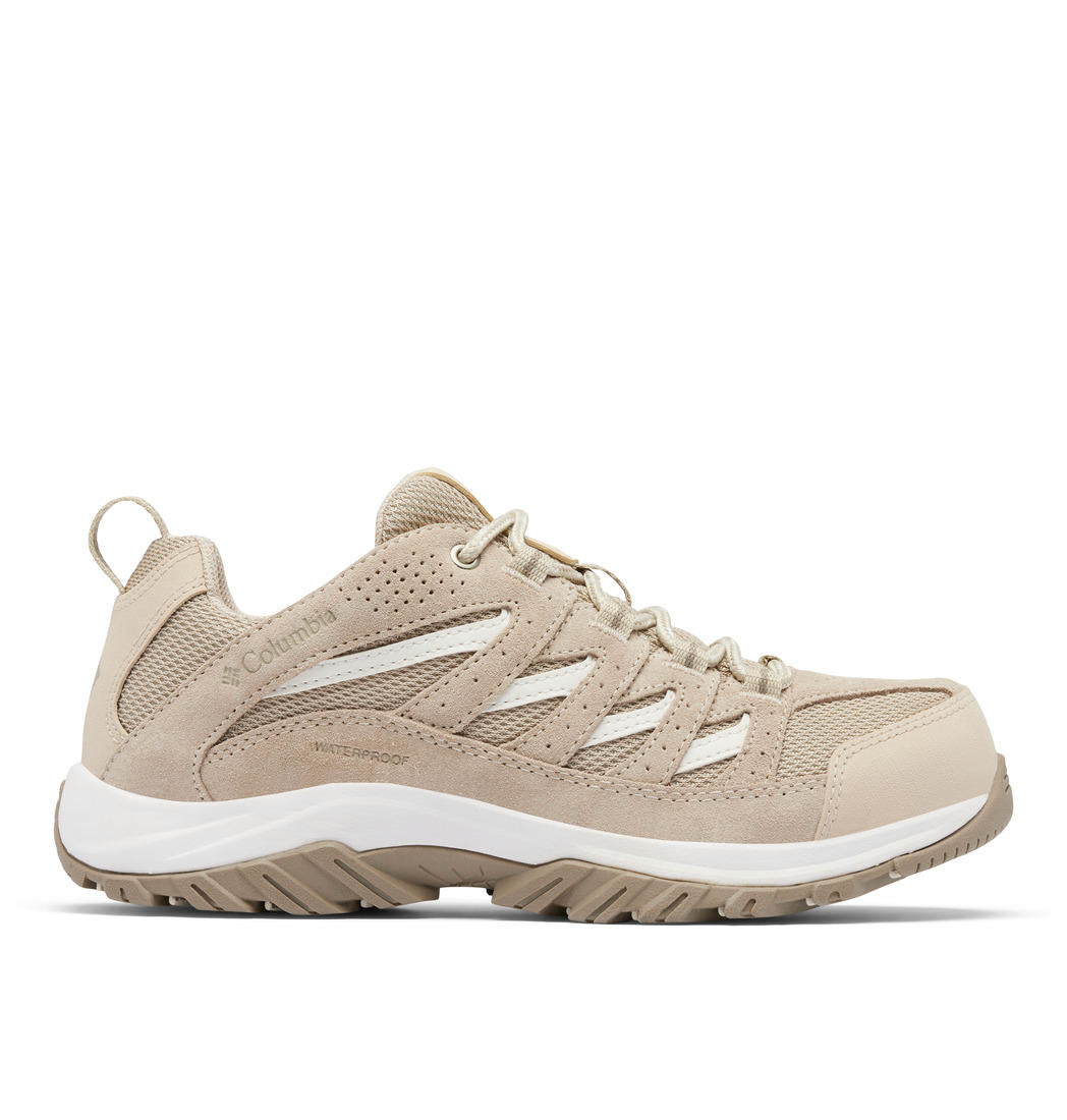 A Women Wearing Columbia Women Brown CRESTWOOD WATERPROOF