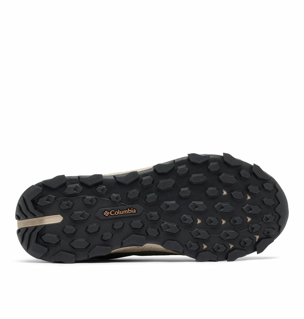 A Men Wearing Columbia Men Green HATANA MAX OUTDRY