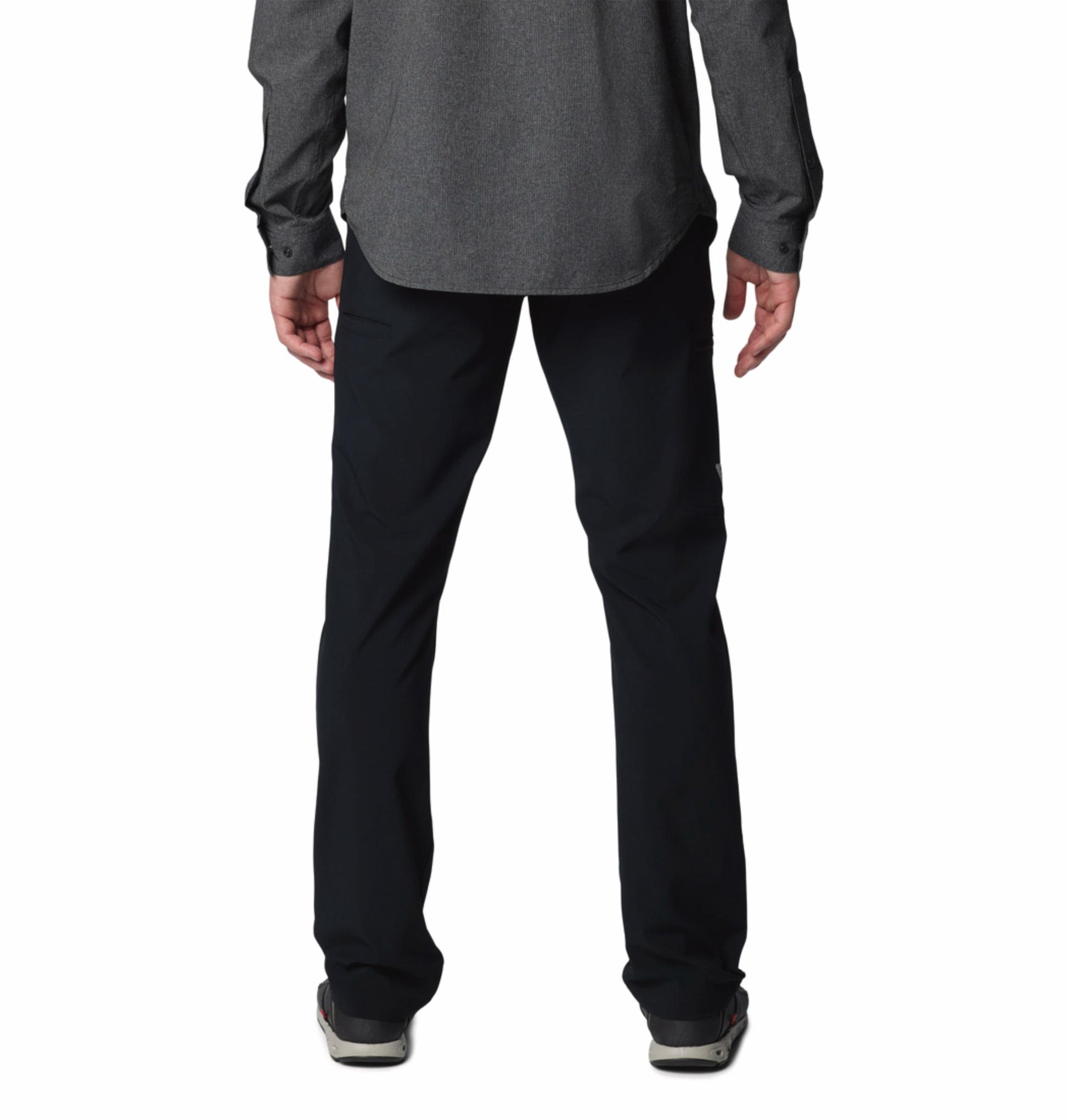A Men Wearing Columbia Men Black Terminal Tackle II Pant (Sun Protection)