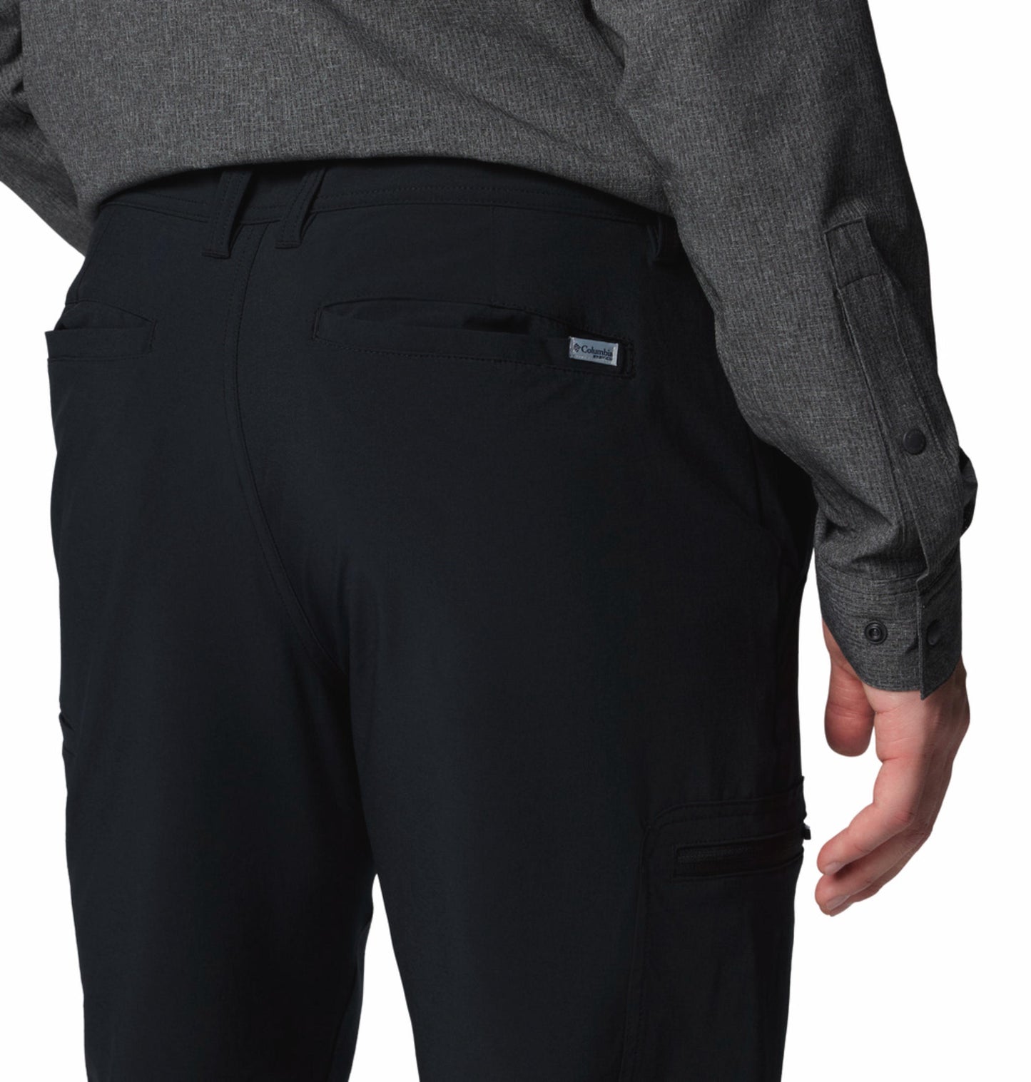 A Men Wearing Columbia Men Black Terminal Tackle II Pant (Sun Protection)