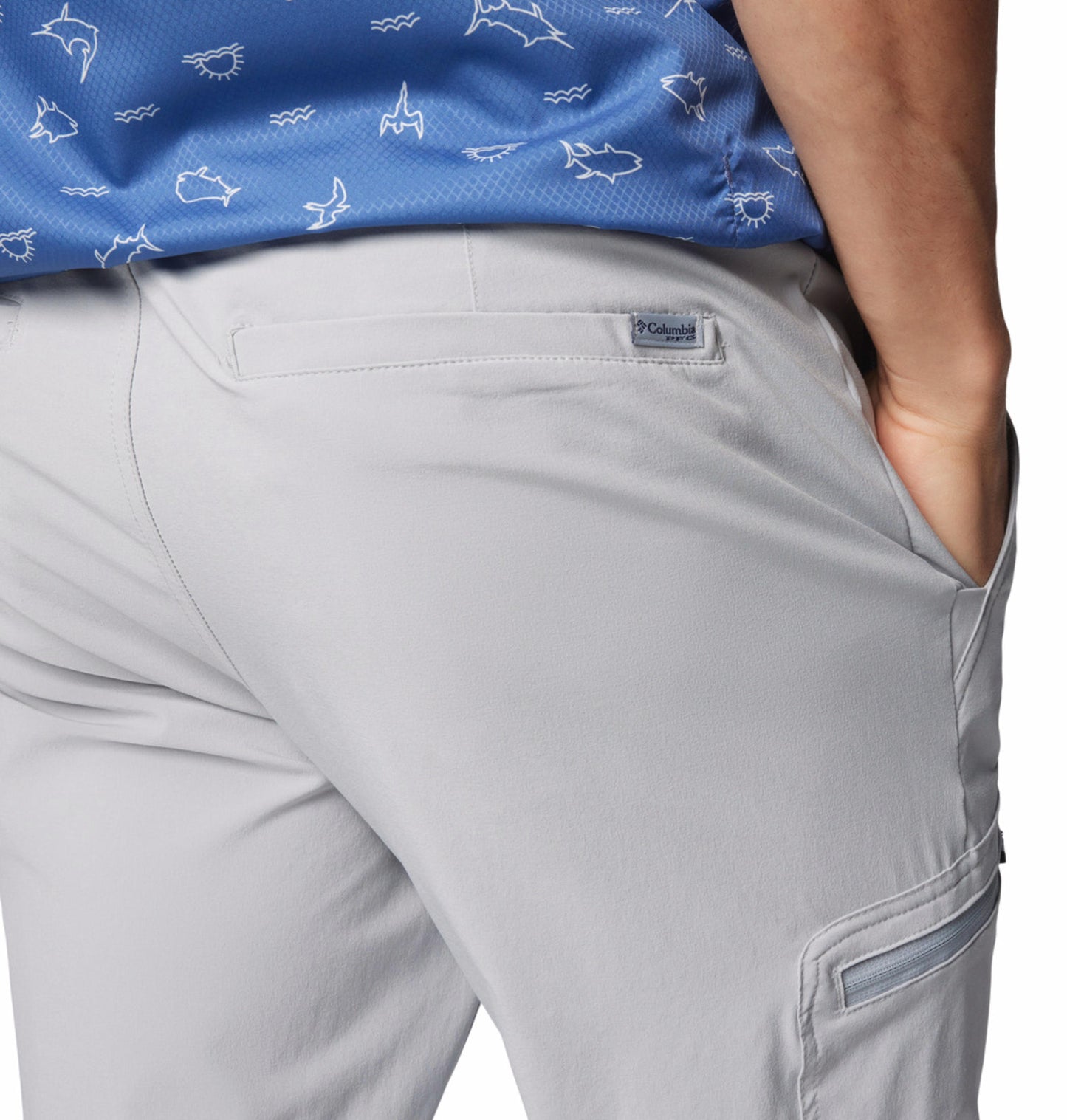 A Men Wearing Columbia Men Grey Terminal Tackle II Pant (Sun Protection)