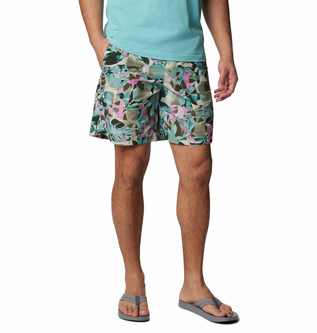 A Men Wearing Columbia Men Green Super Backcast II Water Short (Sun Protection)