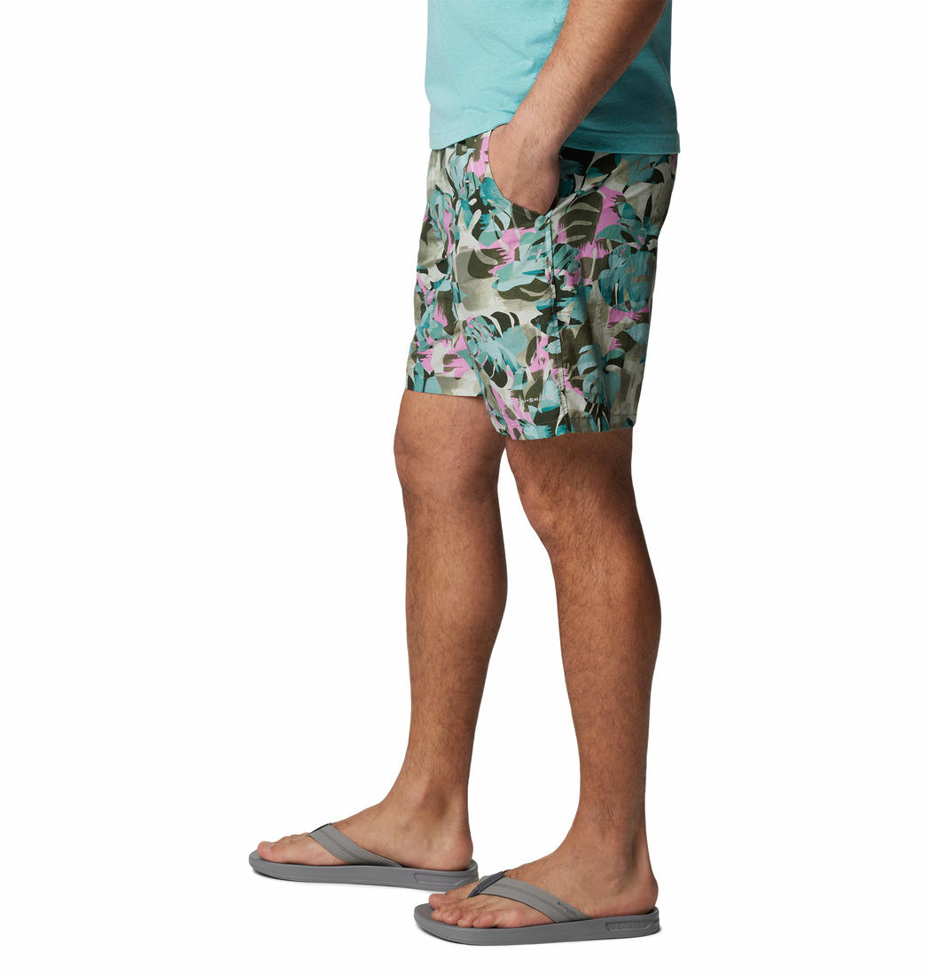 A Men Wearing Columbia Men Green Super Backcast II Water Short (Sun Protection)