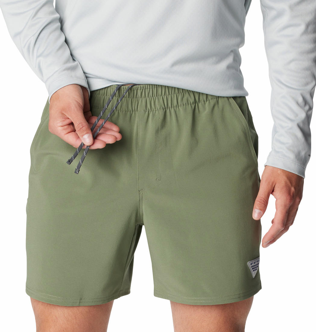 Columbia Men Green Omni-Shade Terminal Roamer Stretch Shorts (Sun Protection)