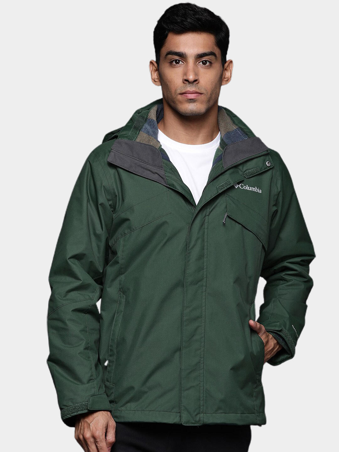 A Men Wearing Columbia Men Green Bugaboo II Fleece Interchange Jacket