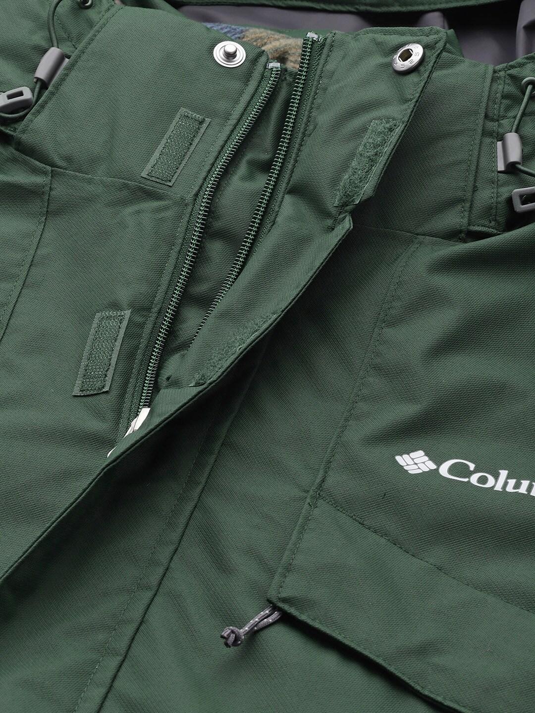 A Men Wearing Columbia Men Green Bugaboo II Fleece Interchange Jacket