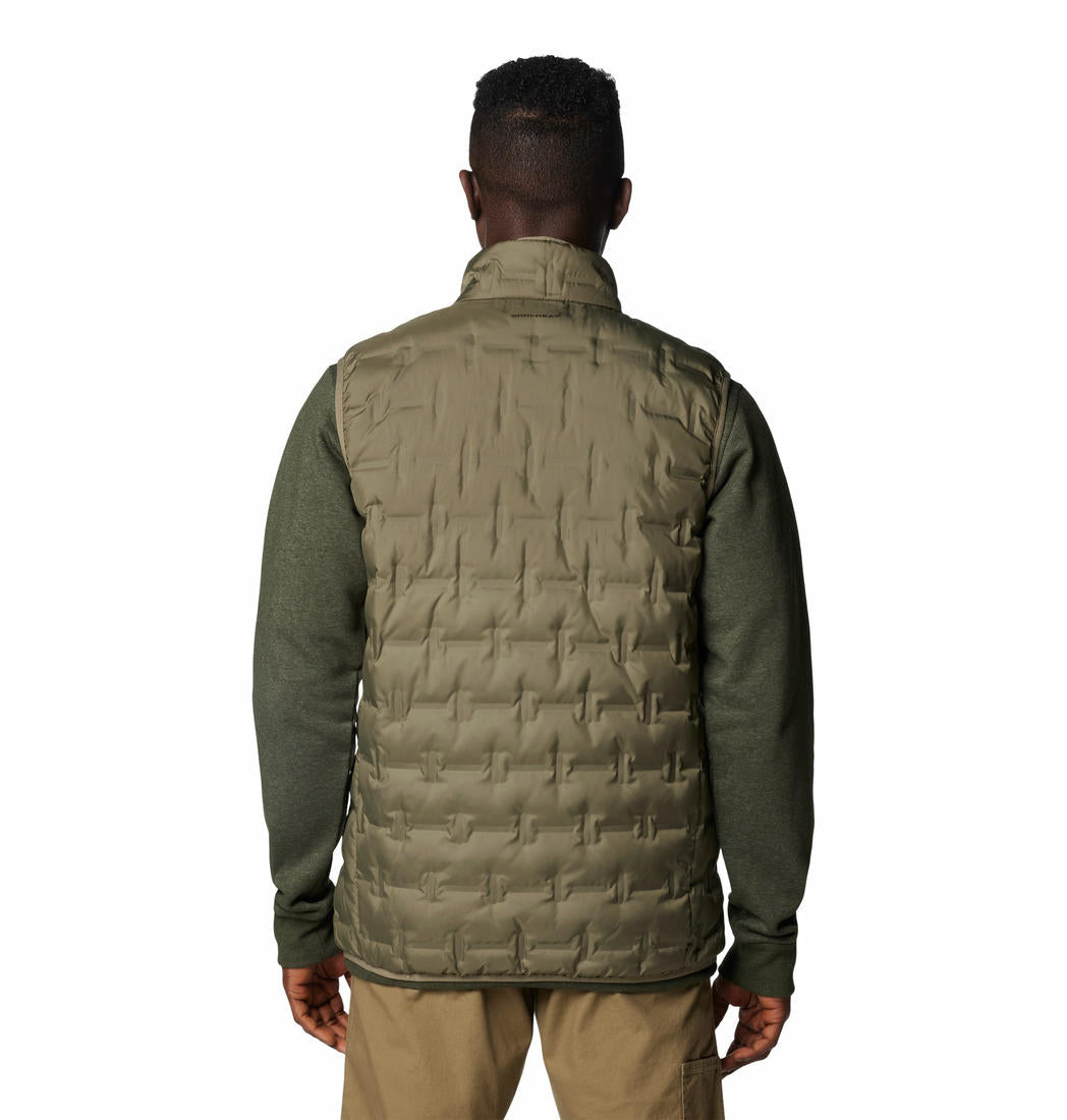 A Men Wearing Columbia Men Green Delta Ridge II Down Vest