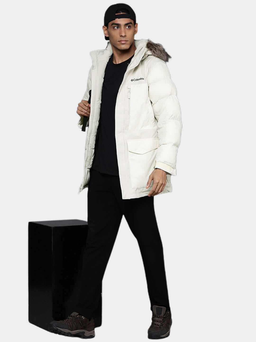 A Men Wearing Columbia Men Brown Marquam Peak Fusion Parka