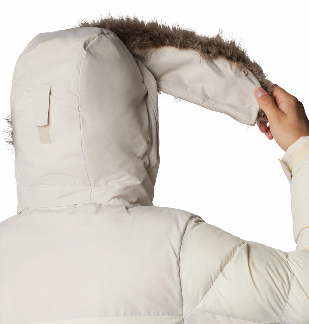 A Men Wearing Columbia Men Brown Marquam Peak Fusion Parka