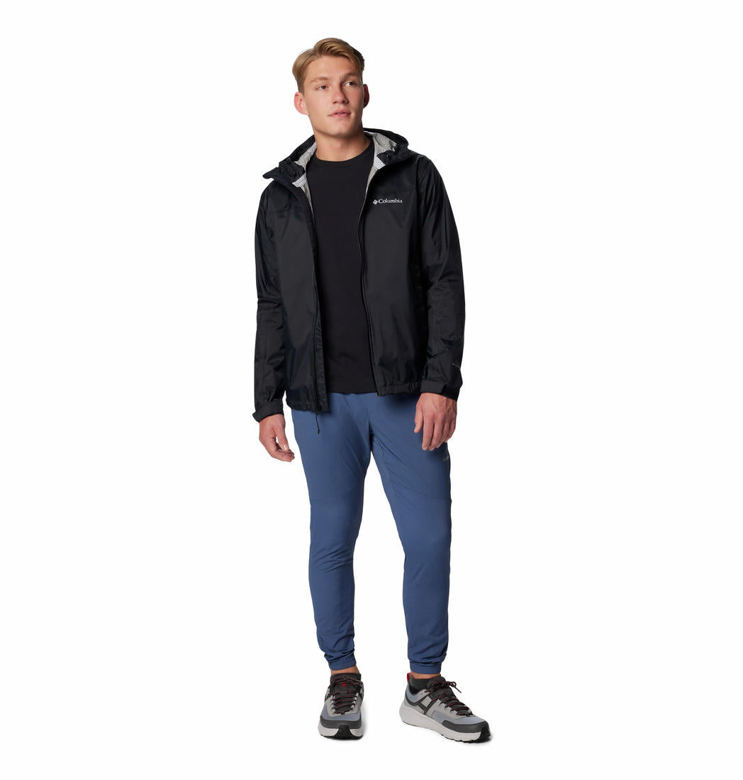 A Men Wearing Columbia Men Black EvaPOURation II Jacket Waterproof